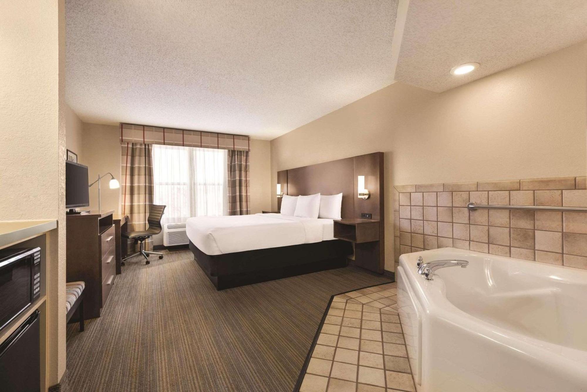 Country Inn & Suites By Radisson, Forest Lake, Mn Exterior photo